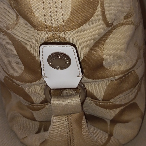 Coach beige signature crossbody bag - Picture 3 of 11